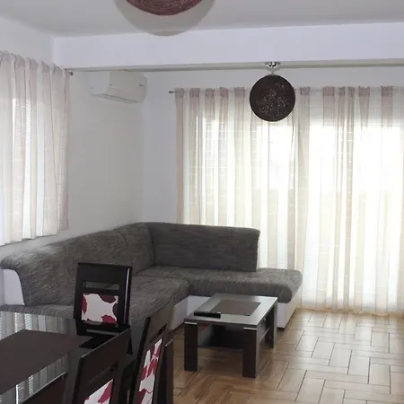 Apartman 公寓 *
