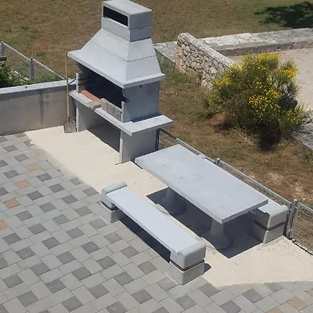 Apartman *